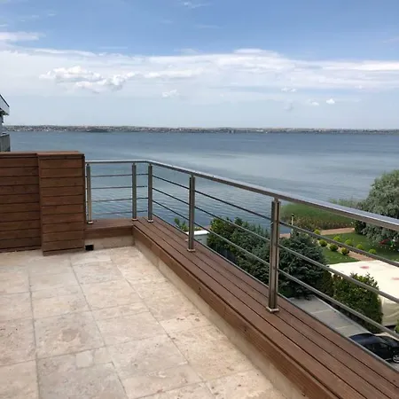Lake View Terrace Apartman Mamaia